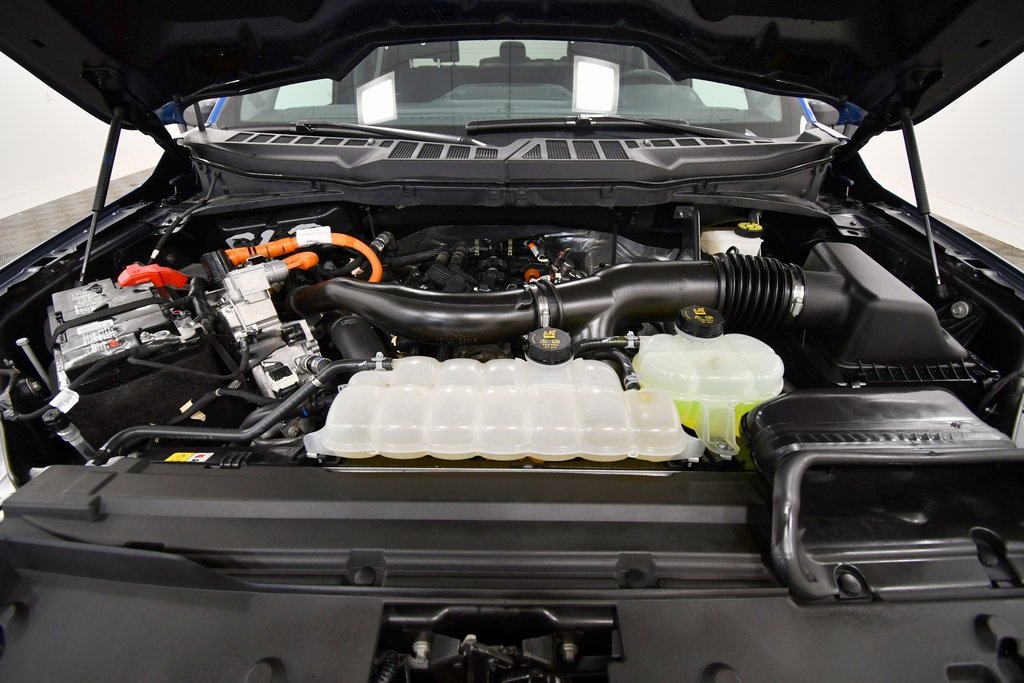 Used 2024 Blue Metallic Ford XLT image 11