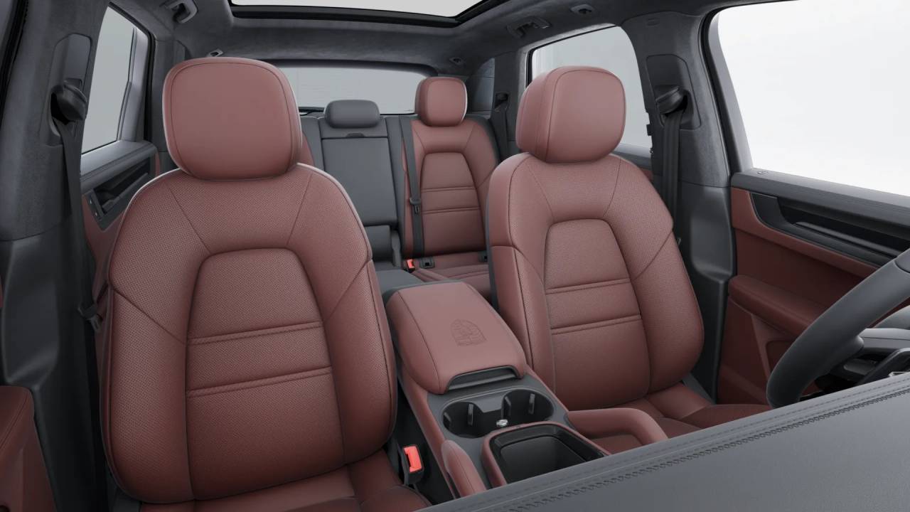 2025 Porsche Cayenne GTS photo 11