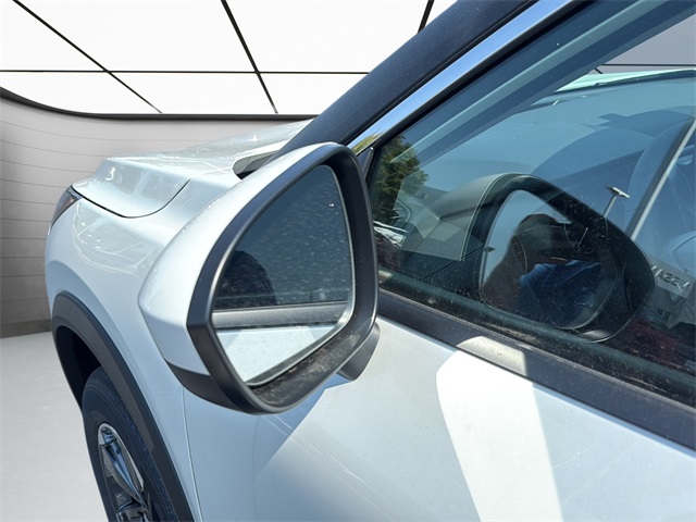 2026 Nissan Rogue SV photo 13