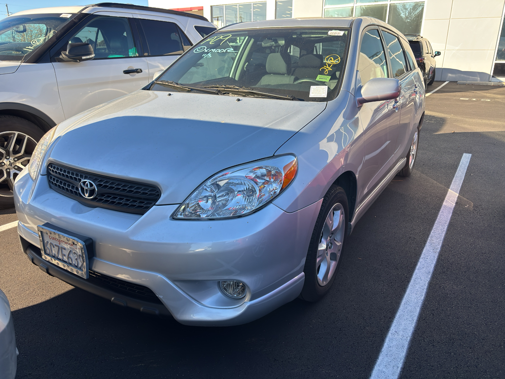2008 Toyota Corolla Matrix L photo 2