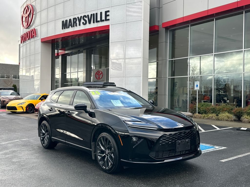 2025 Toyota Crown Signia Limited's photo