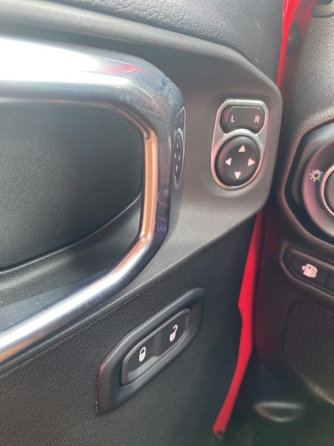 2023 Jeep Wrangler Rubicon 4xe photo 24