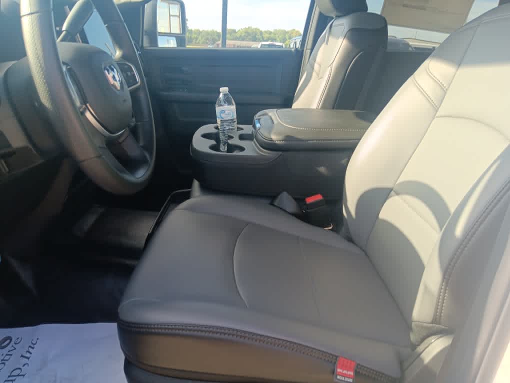 2026 Ram 3500 Tradesman photo 6