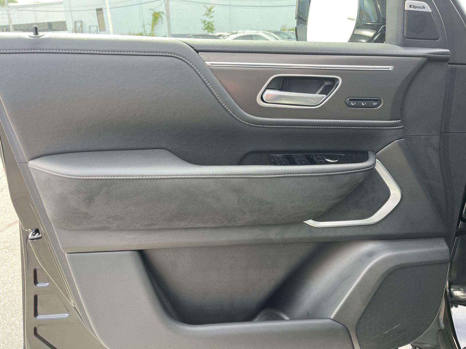 2025 Infiniti QX80 Luxe photo 9