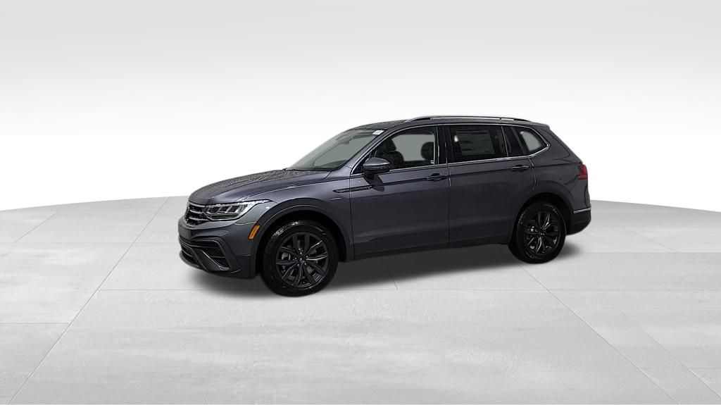 2024 Volkswagen Tiguan SE Wolfsburg Edition photo 2