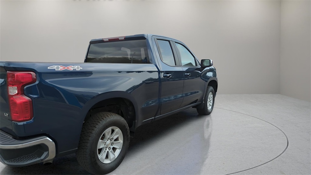 2022 Chevrolet Silverado 1500 LT photo 4