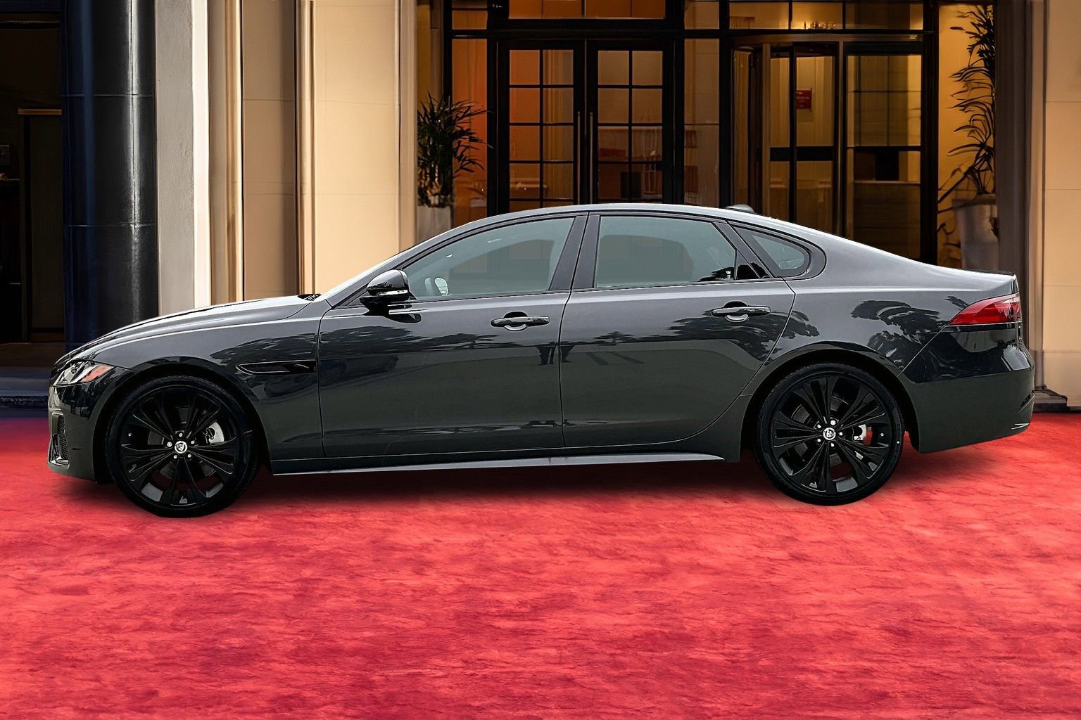 2024 Jaguar XF P300 R-Dynamic SE photo 3