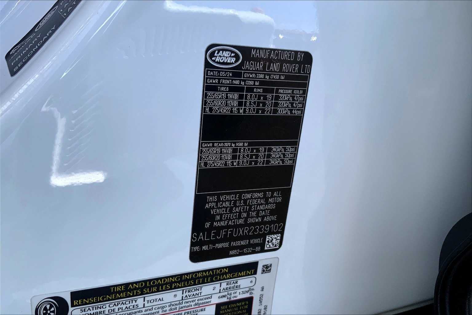 2024 Land Rover Defender S photo 26