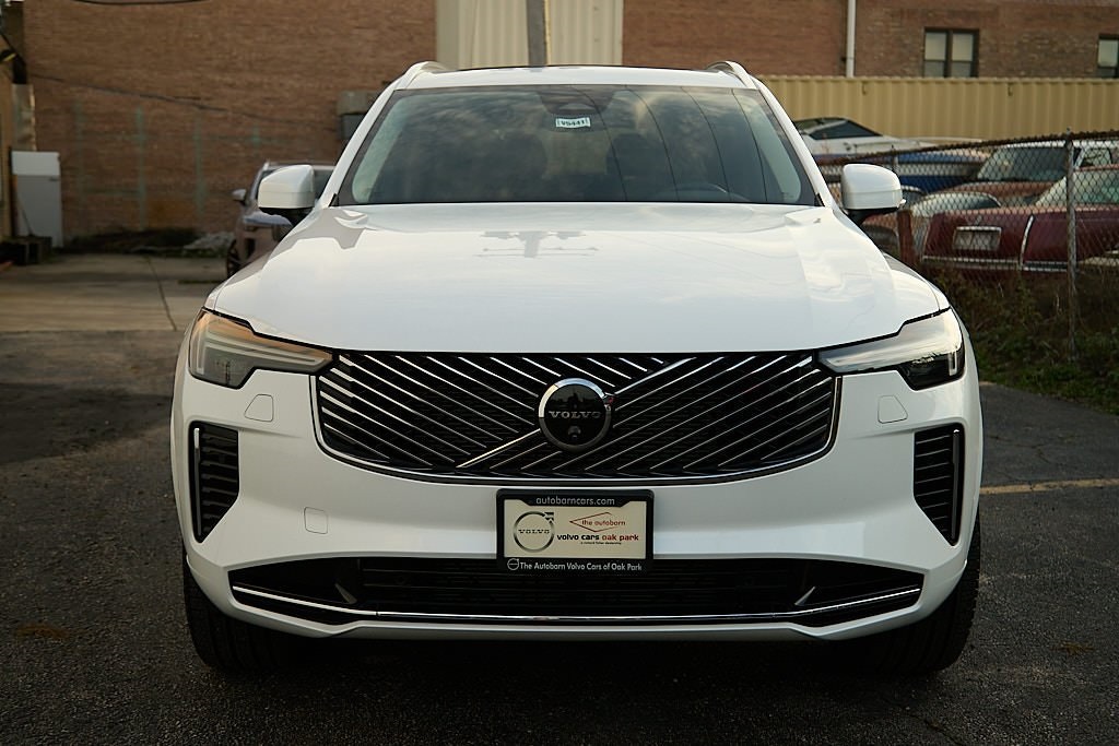 2025 VOLVO XC90 - Image 4