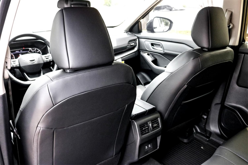 2025 Nissan Rogue SV photo 20