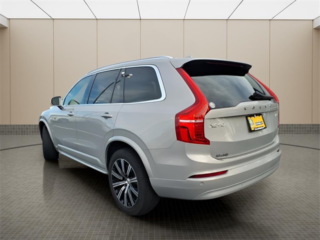 2023 Volvo XC90 B5 Core photo 3