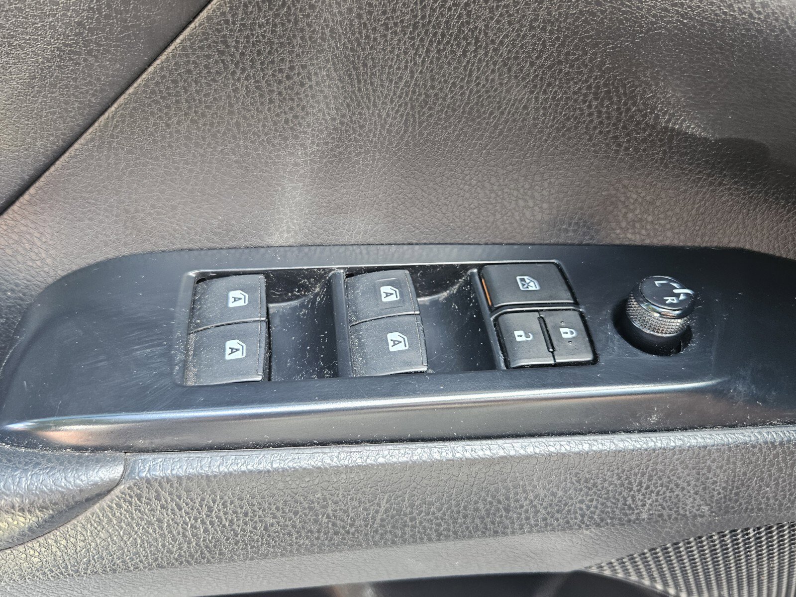 2020 Toyota Camry LE photo 14
