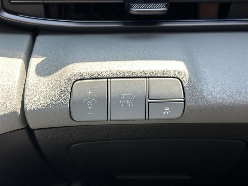 2025 Hyundai Elantra Hybrid Limited photo 26