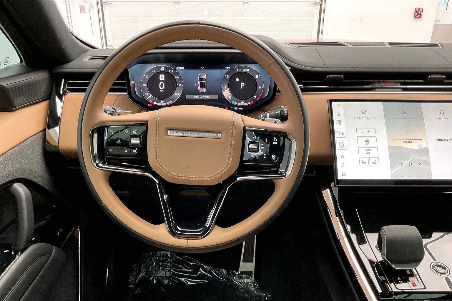 2025 Land Rover Range Rover Sport SE photo 3