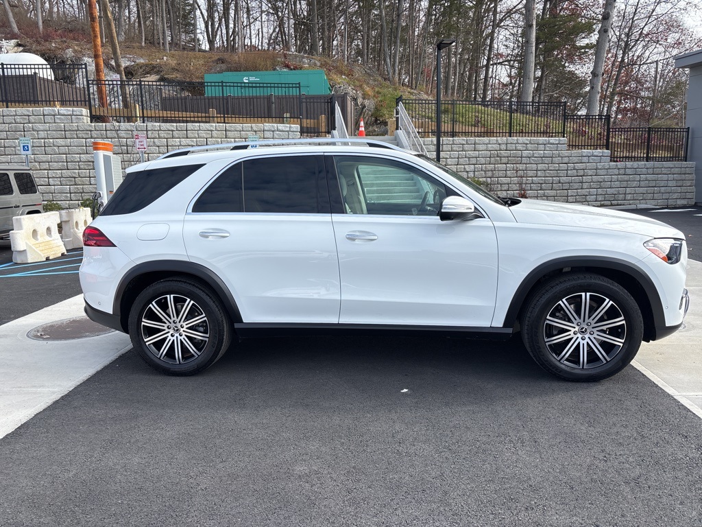 2025 Mercedes Benz GLE 350 4MATIC photo 2