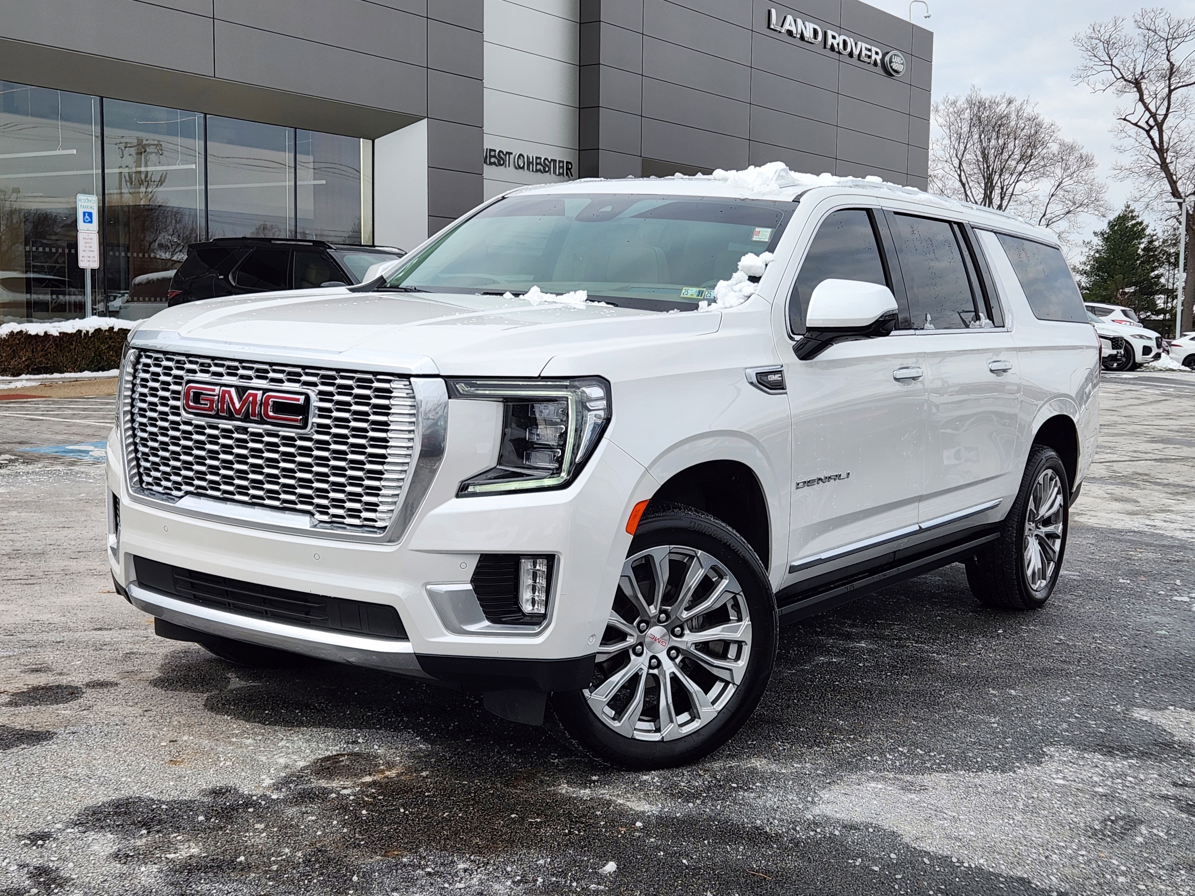 2023 GMC Yukon XL Denali's photo