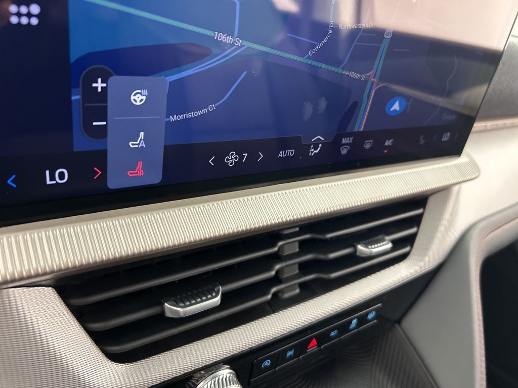 2025 Ford Explorer photo 17