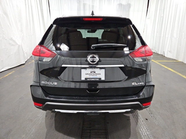 2018 Nissan Rogue SL photo 4