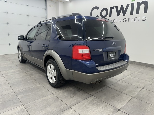 Used 2005 Ford Freestyle SEL with VIN 1FMDK05155GA40968 for sale in Springfield, MO