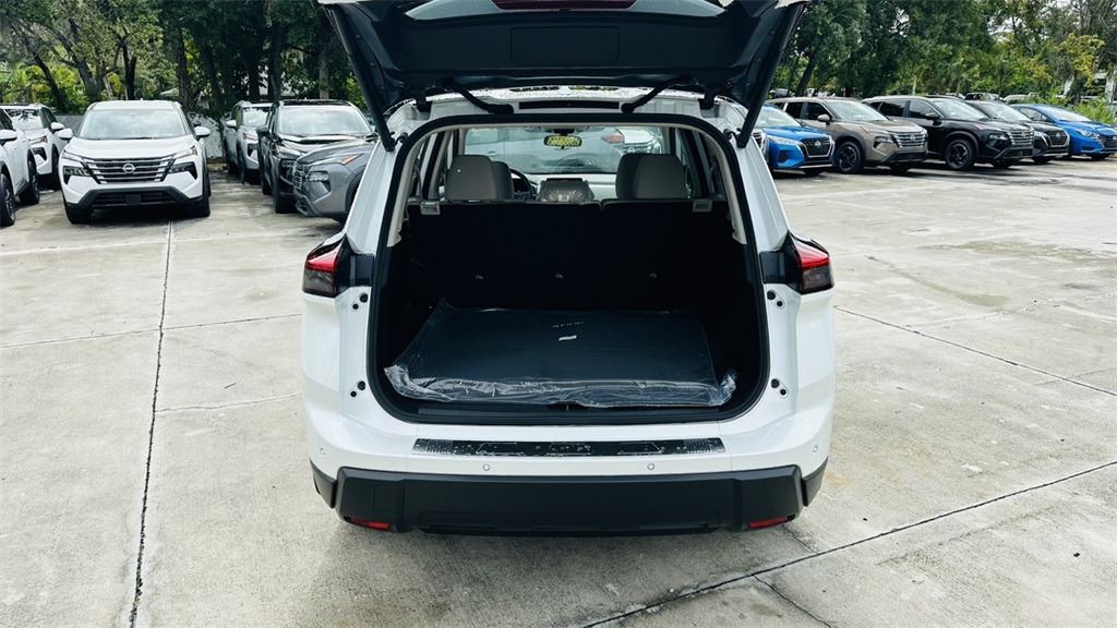 2025 Nissan Rogue SV photo 25
