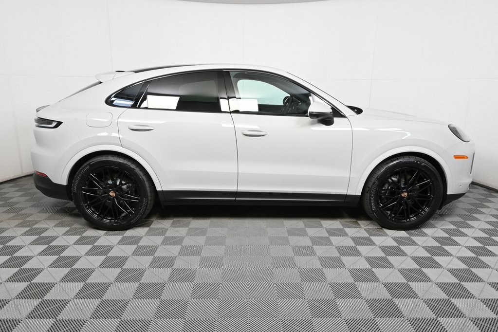 2026 Porsche Cayenne Coupe photo 25