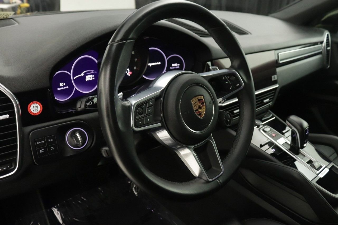 2022 Porsche Cayenne Coupe Base photo 13