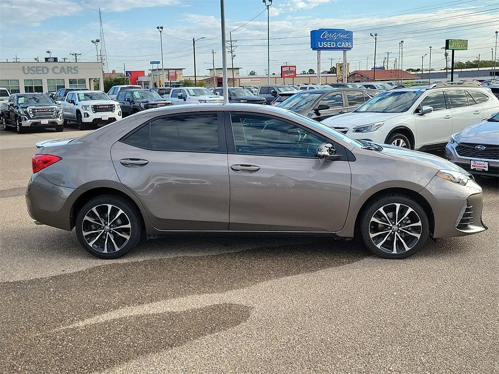 2018 Toyota Corolla XLE XSE photo 12