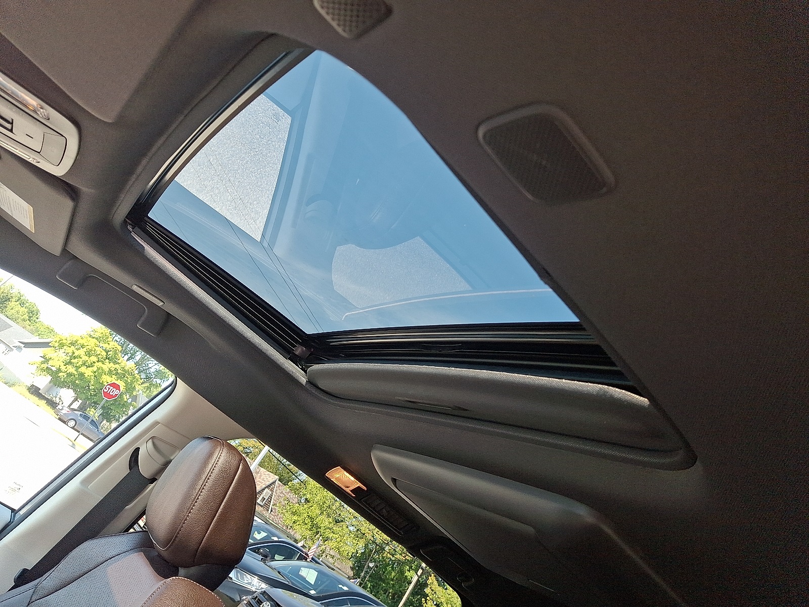 2024 Toyota Sienna Platinum photo 16