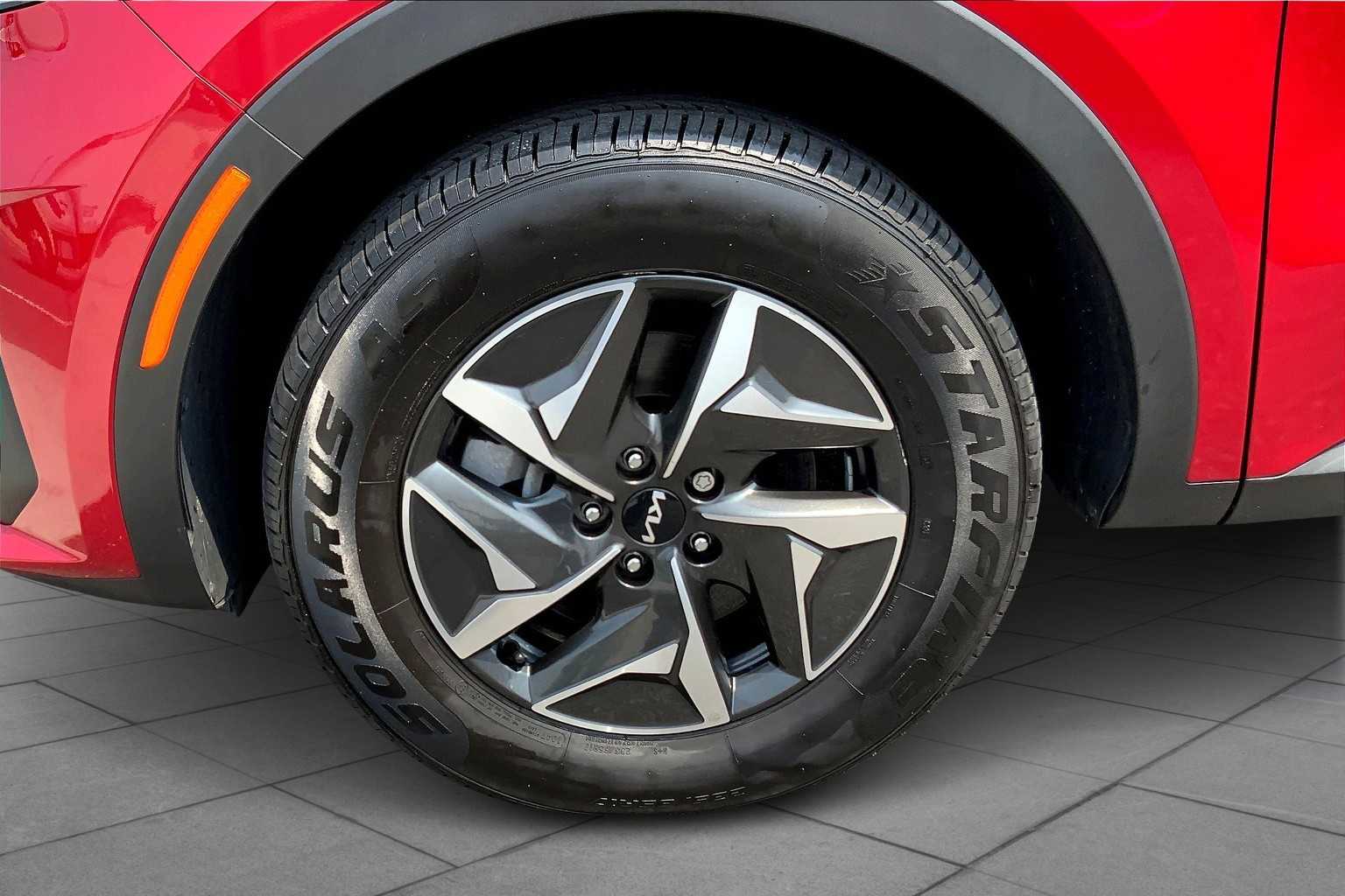 2022 Kia Sorento Hybrid S photo 9