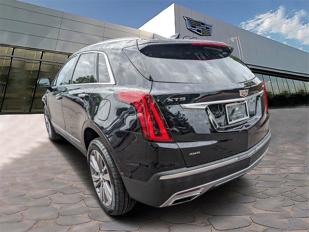 2022 Cadillac XT5 Platinum Premium Luxury photo 2