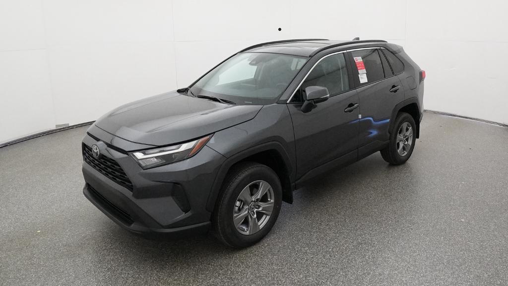 2025 Toyota RAV4 XLE's photo