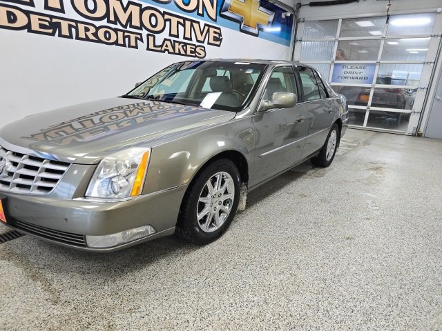 2011 Cadillac DTS Luxury Collection