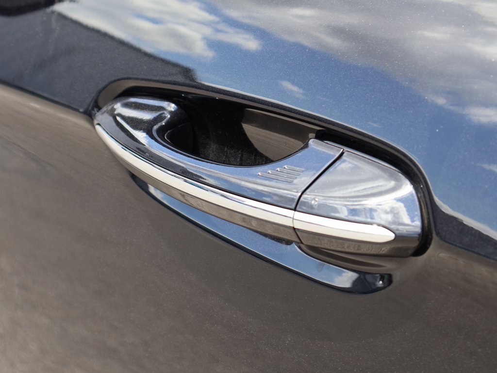 2023 Ford Edge Titanium photo 18