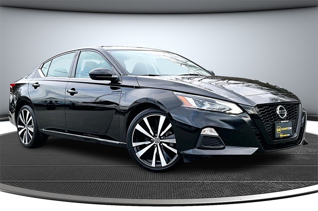 2021 Nissan Altima SR's photo