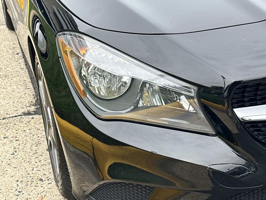2014 Mercedes Benz CLA 250 4MATIC photo 2