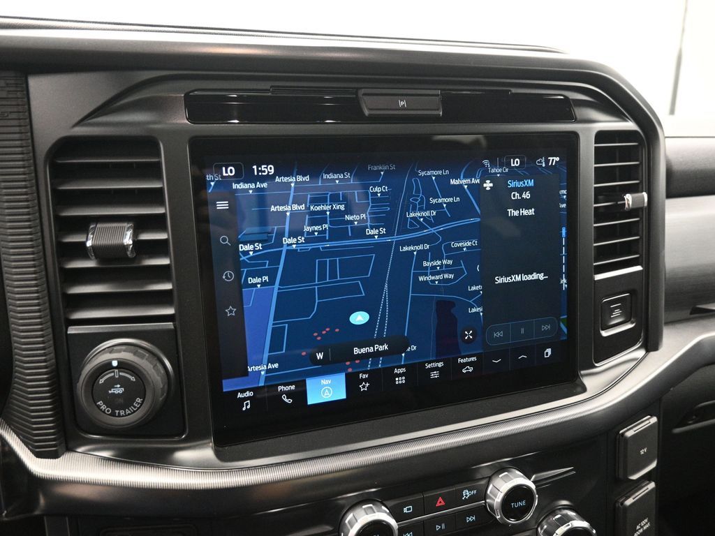2025 Ford F-150 Lariat photo 14