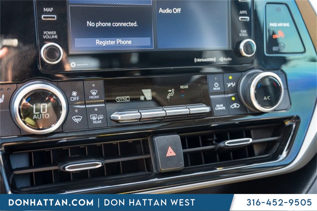 2022 Toyota Highlander XLE photo 10