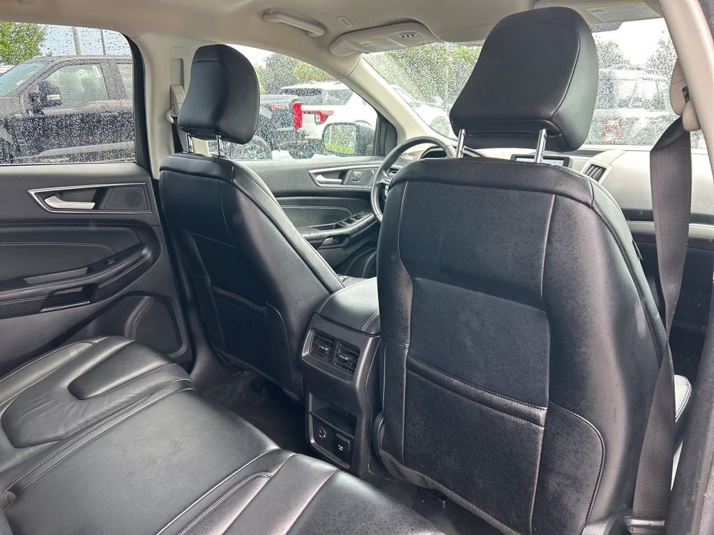 2022 Ford Edge Titanium photo 39