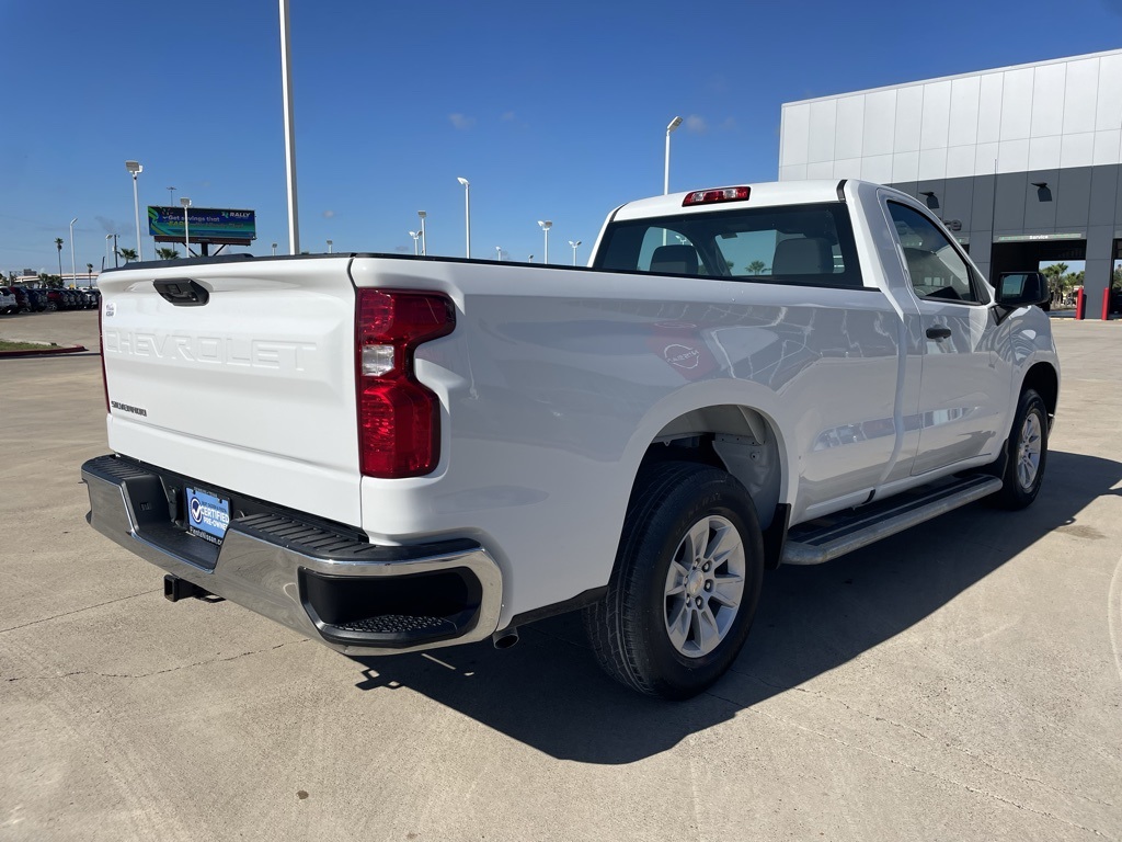 2024 Chevrolet Silverado 1500 photo 2