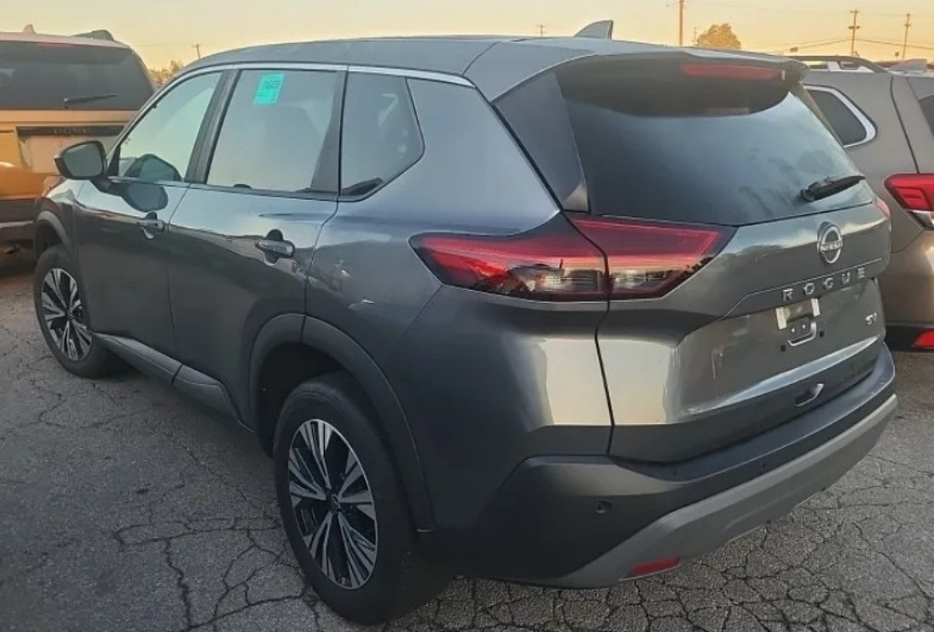 2023 Nissan Rogue SV photo 2
