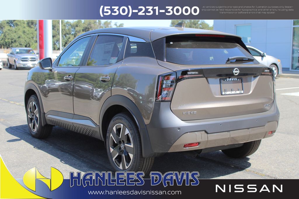 2025 Nissan Kicks SV photo 4