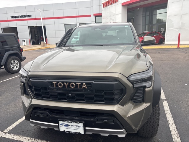 2024 Toyota Tacoma Trailhunter photo 2
