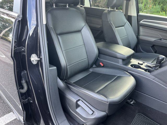 2021 Volkswagen Atlas V6 SE Technology R-Line photo 15