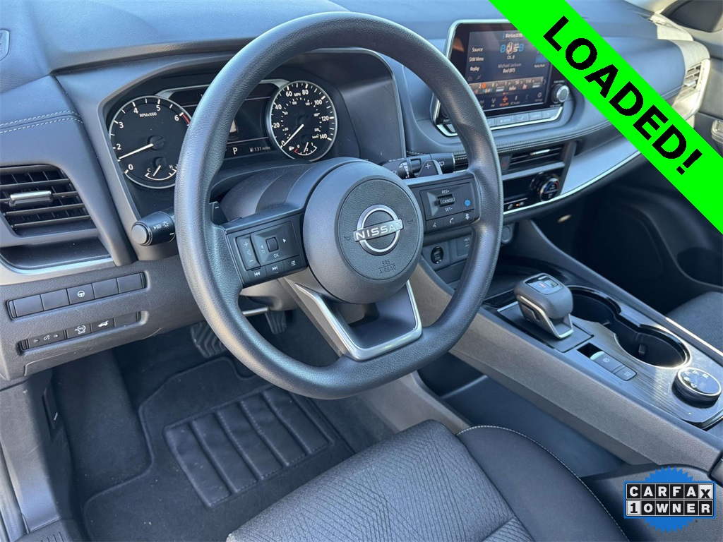 2024 Nissan Rogue SV photo 2