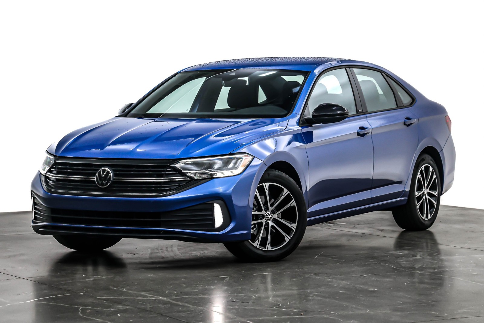 2024 Volkswagen Jetta Sport's photo