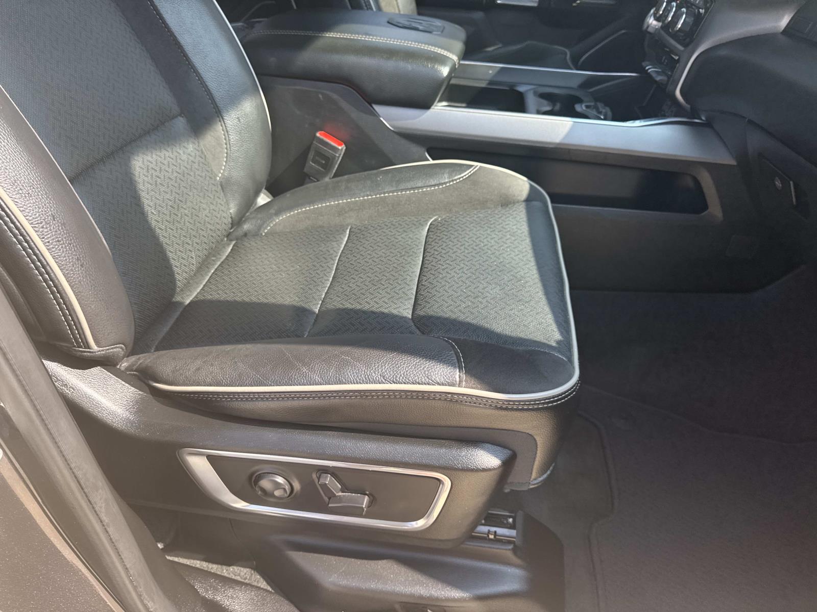 2024 Ram 1500 Laramie photo 10