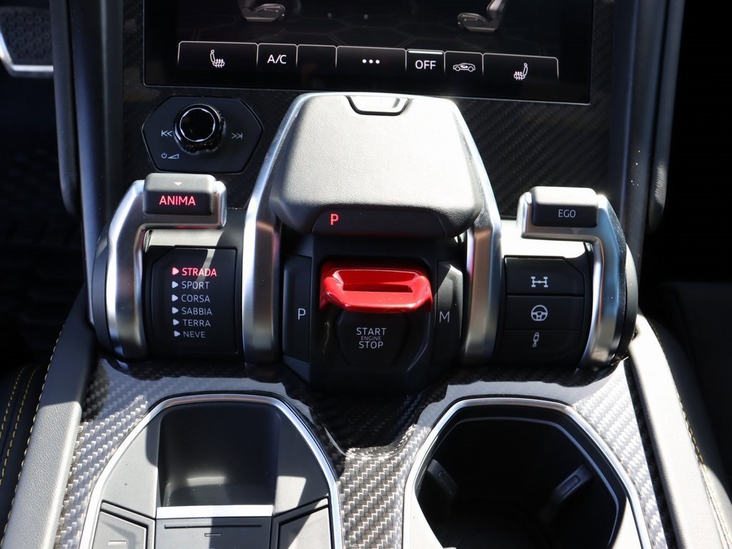 2022 Lamborghini Urus photo 33