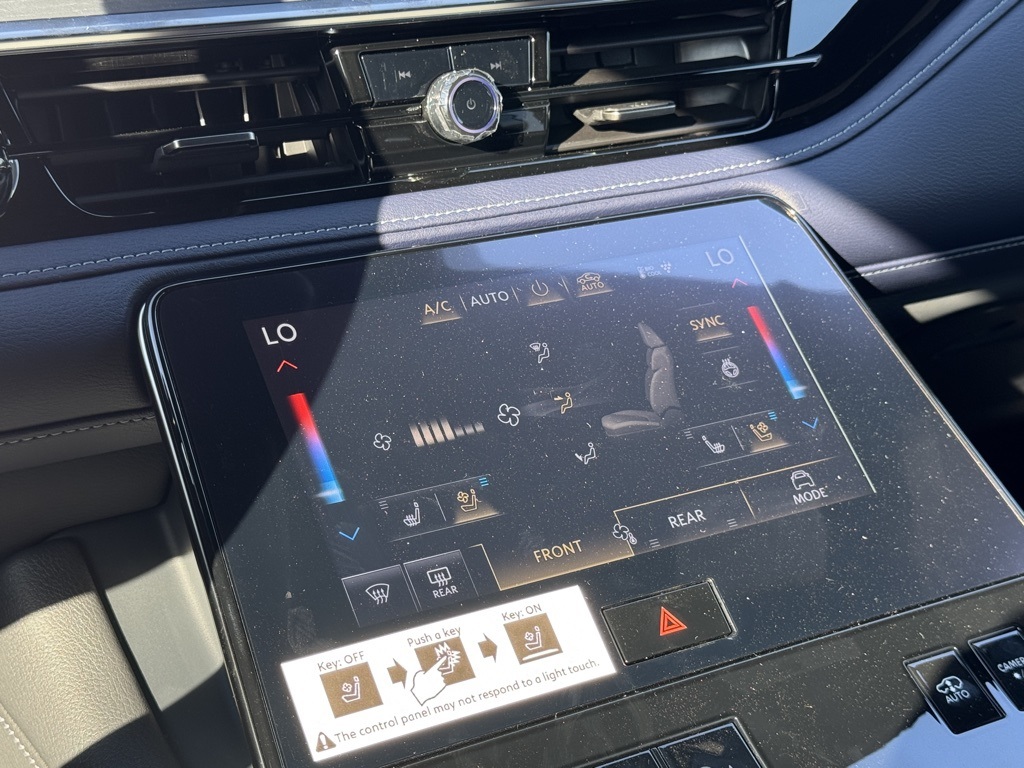 2026 Infiniti QX80 Sensory photo 7