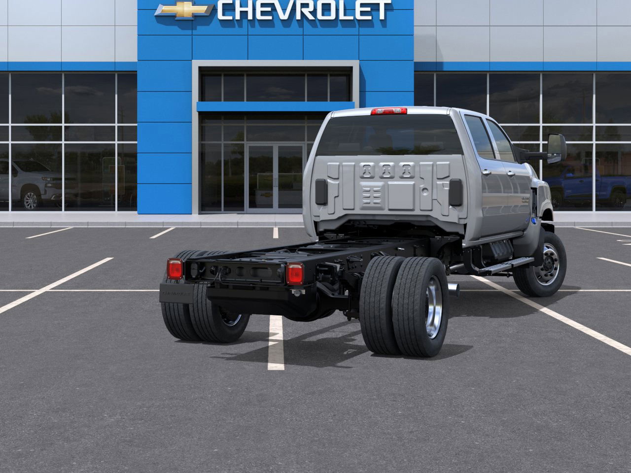 2025 Chevrolet Silverado 4500HD LT photo 3