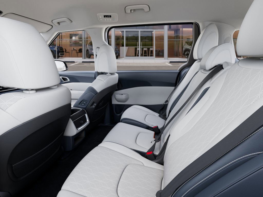 2026 Kia Carnival EX photo 17